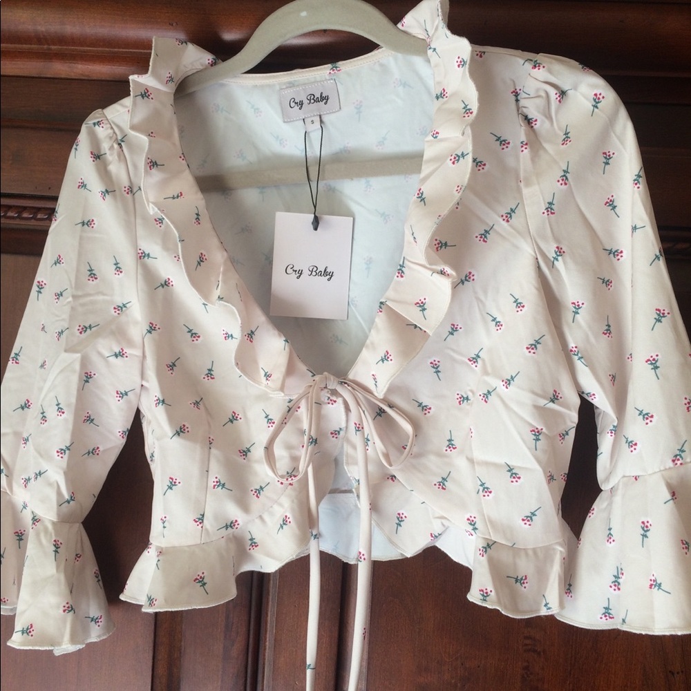 🔥 Cry Baby/ Cropped Ruffle Top🔥NWT.